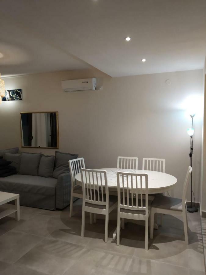 Isabel Artemis Apartment โคเรฟตอน ภายนอก รูปภาพ