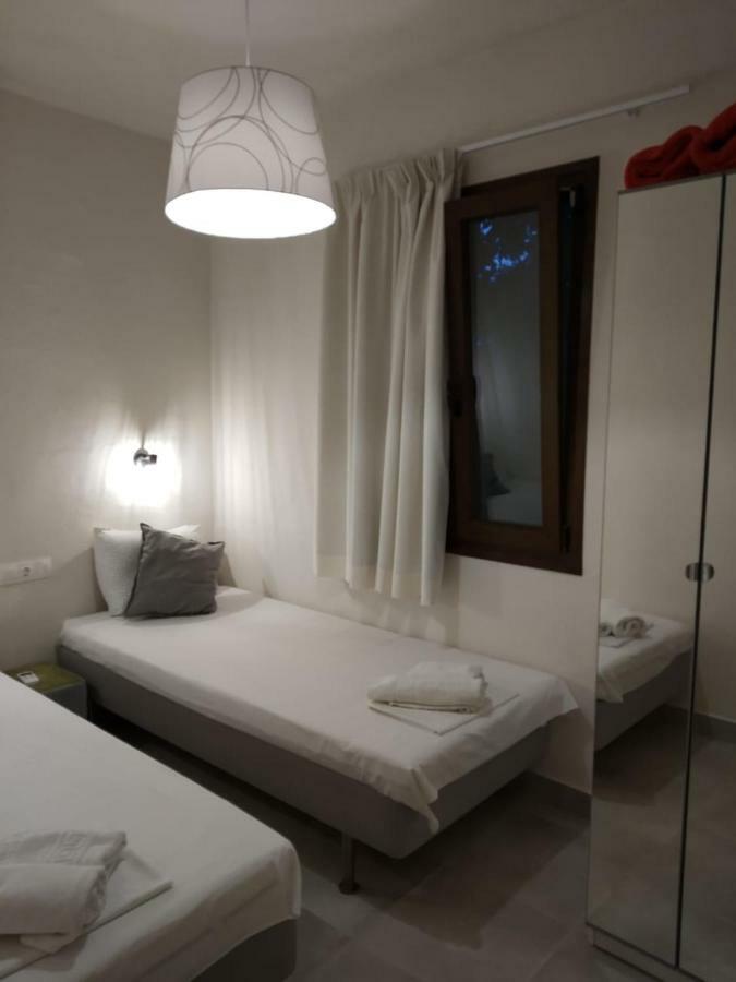 Isabel Artemis Apartment โคเรฟตอน ภายนอก รูปภาพ