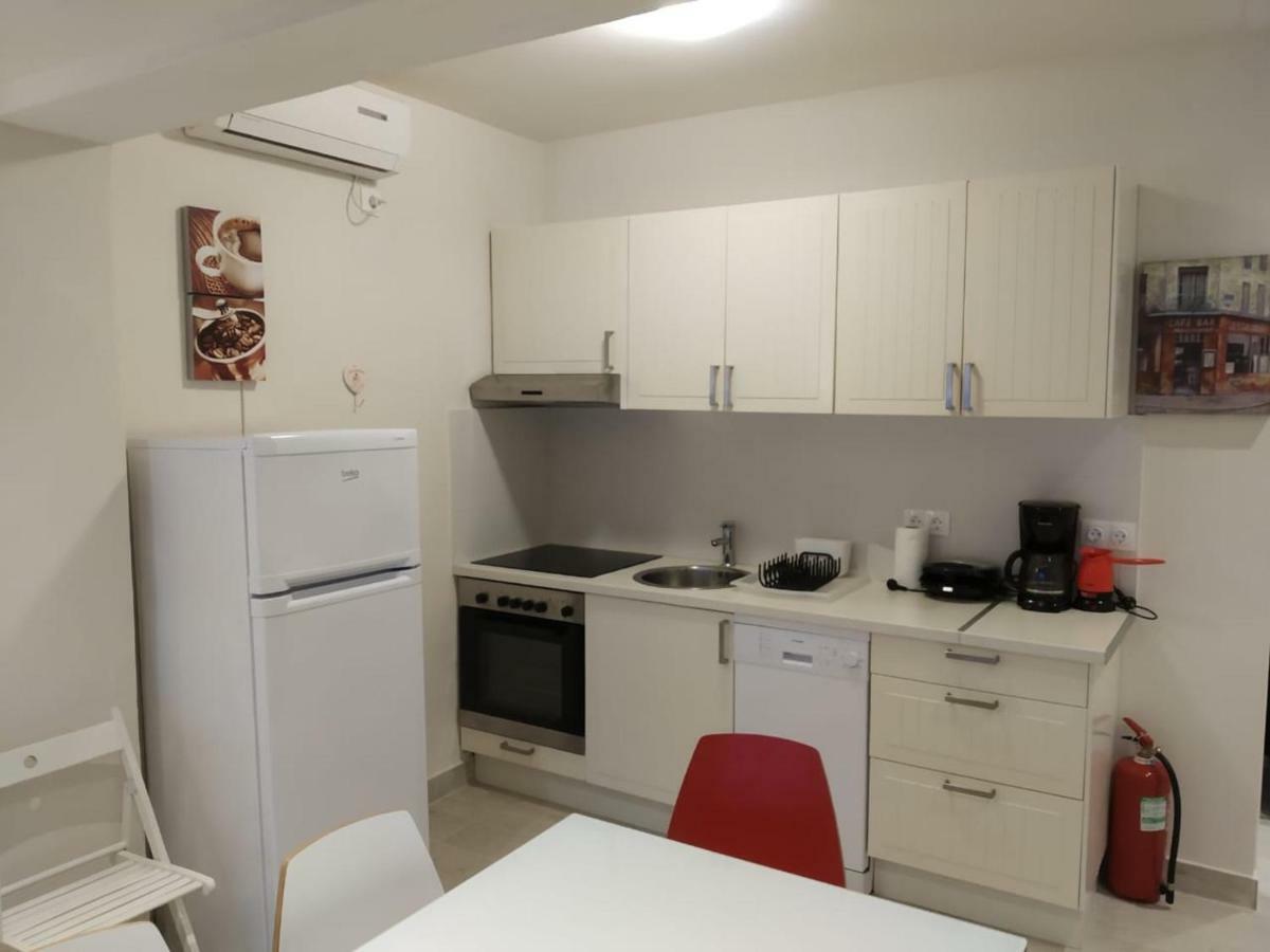 Isabel Artemis Apartment โคเรฟตอน ภายนอก รูปภาพ