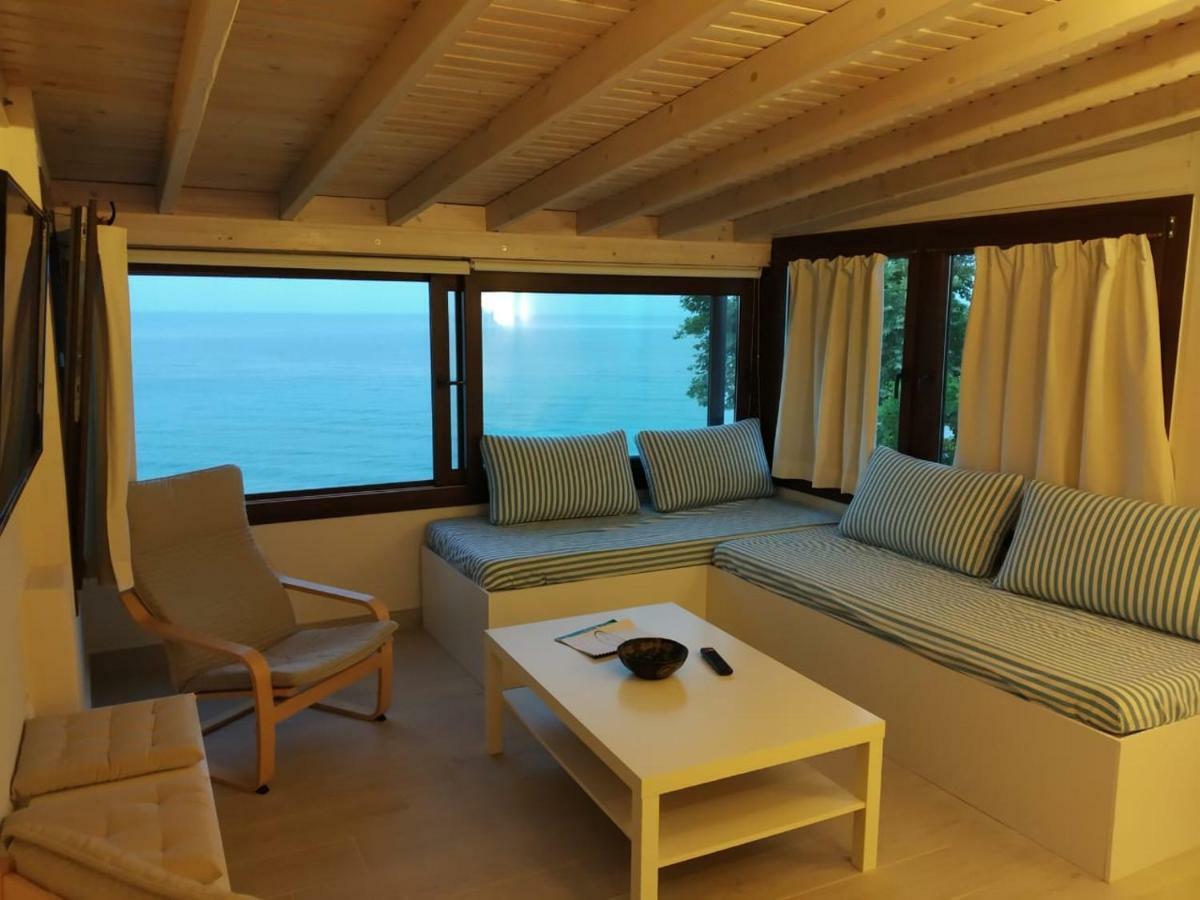 Isabel Artemis Apartment โคเรฟตอน ภายนอก รูปภาพ
