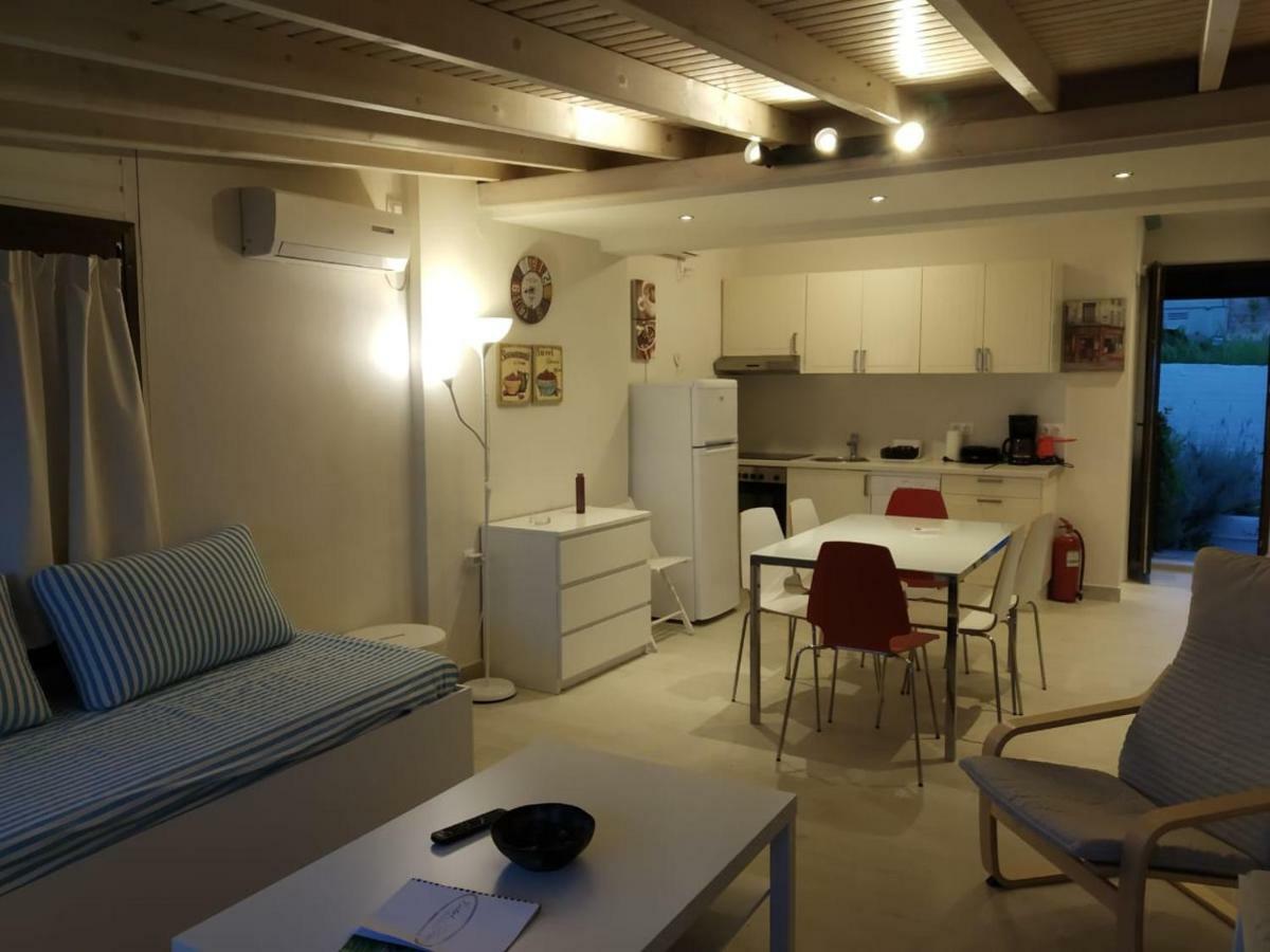 Isabel Artemis Apartment โคเรฟตอน ภายนอก รูปภาพ