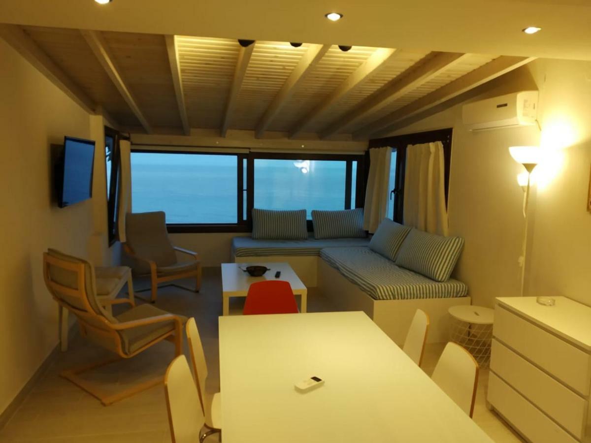 Isabel Artemis Apartment โคเรฟตอน ภายนอก รูปภาพ