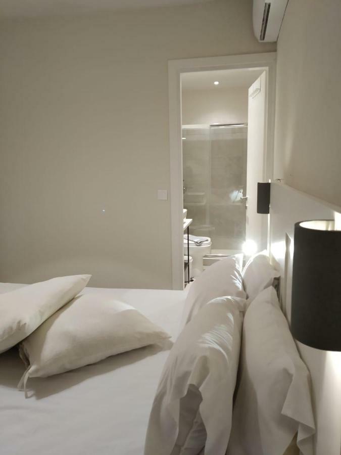 Isabel Artemis Apartment โคเรฟตอน ภายนอก รูปภาพ