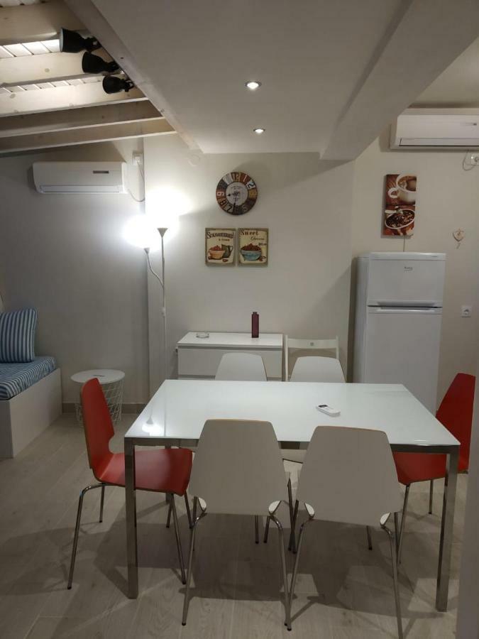 Isabel Artemis Apartment โคเรฟตอน ภายนอก รูปภาพ